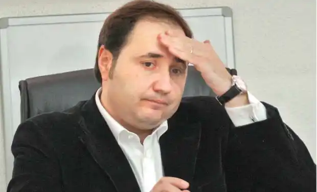 Cristian Rizea și Ciprian Ţârlea de la Partidul România Unită au tras ţeapă unui hotel din Vaslui