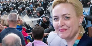 Dosarul 10 august. Carmen GAZ, întâmpinată cu proteste la DIICOT