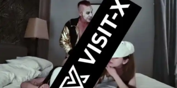Solistul trupei Rammstein a lansat un videoclip pornografic în care răpeşte femei pentru o orgie VIDEO