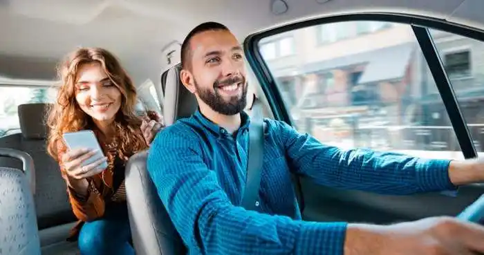 Uber, Bolt, Clever şi Yango și funcţionează după noi reguli!
