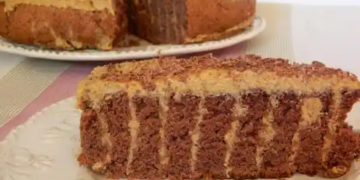 Prăjitură delicioasa cu foi fragede și cremă de nuci