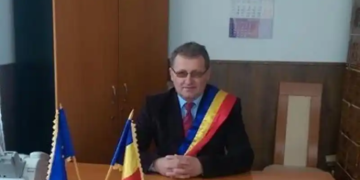 Bogdan Davidescu, condamnat pentru pornografie infantilă, candidează pentru un nou mandat de primar!