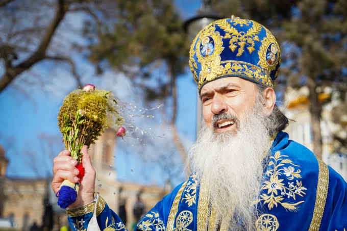 Prigoana creștinilor a început: IPS Teodosie, plangere penala pentru zadarnicirea combaterii bolilor.