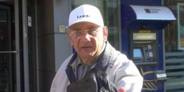  Un PENSIONAR a fost evacuat in plina iarna si doarme sub cerul liber.