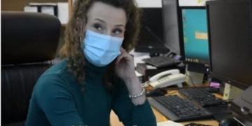 CIUMA GALBENA: Ospătăriţa care apără România de inundaţii. Nu ştie nici măcar cum se măsoară debitul unui râu!