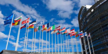 Parlamentul European  a interzis folosirea termenilor „mama” și „tata”…….