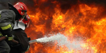 Incendiu la Spitalul de Psihiatrie din Craiova! Trei cadre medicale au fost transportate la spital cu fracturi