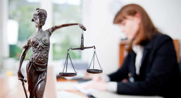 Cum gasesti cel mai bun avocat online