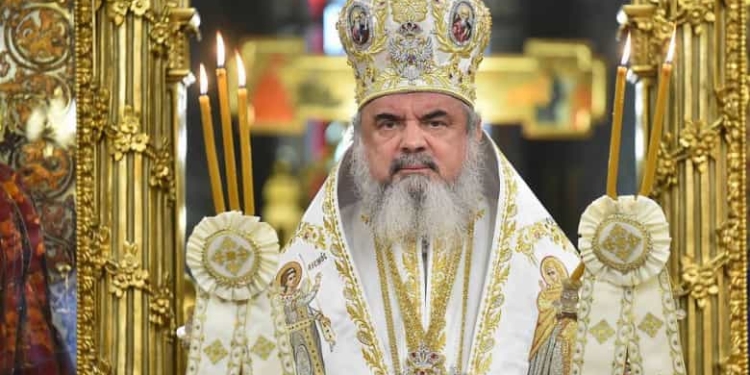 BOR: Credincioşi vaccinaţi, daţi afară din biserică!!