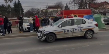 O mașină de Poliție a lovit două fetițe în București/Una a murit în urma accidentului