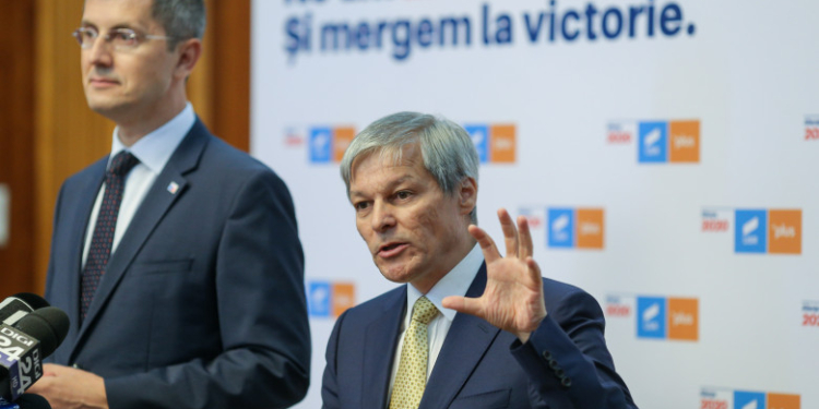 Cioloș: Nu plec nicăieri. Onoarea îi cere lui Dan Barna să facă un real pas în spate