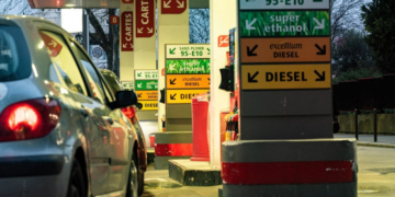 După gaze și petrol, rezervele globale de motorină se epuizează și ele. Rafinăriile nu mai țin pasul cu cererea în creștere