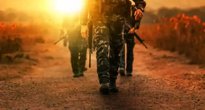 Despre posibila obligare la efectuarea serviciului militar în România