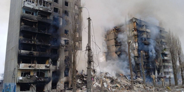 Războiul din Ucraina: Imagini cu orașele ucrainene înainte și după bombardamentele rusești