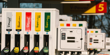 Shell își cere scuze pentru că a cumpărat petrol rusesc și anunță că renunță complet la legăturile cu Rusia