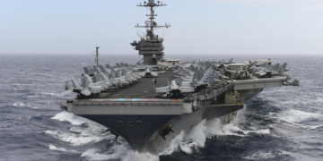 NATO: Avioanele de pe portavionul american aflat în Marea Egee au făcut poliţie aeriană la Marea Neagră