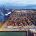 Cele mai mari companii de transport de containere din lume opresc temporar rezervările de mărfuri către și dinspre Rusia