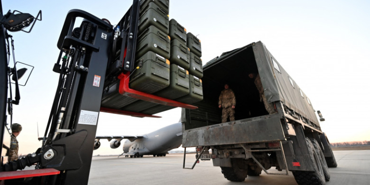 Rusia: Convoaiele cu ajutoare militare destinate Ucrainei vor fi considerate ţinte legitime