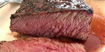 Cel mai simplu mod pentru o friptură fragedă: Acesta face orice carne să se topească în gură!