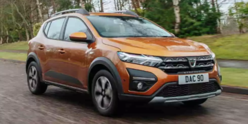 Dacia Sandero Stepway, primul model al mărcii cu trapă de pavilion