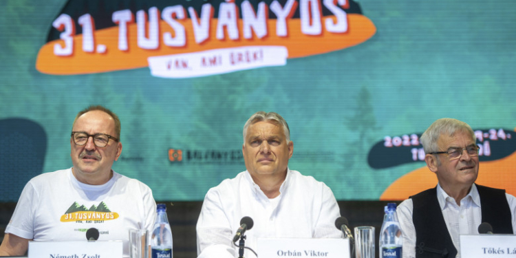 Tokes către Viktor Orban, la Băile Tușnad: „Îl rugăm pe domnul prim-ministru să susţină eforturile de autonomie a Ţinutului Secuiesc”