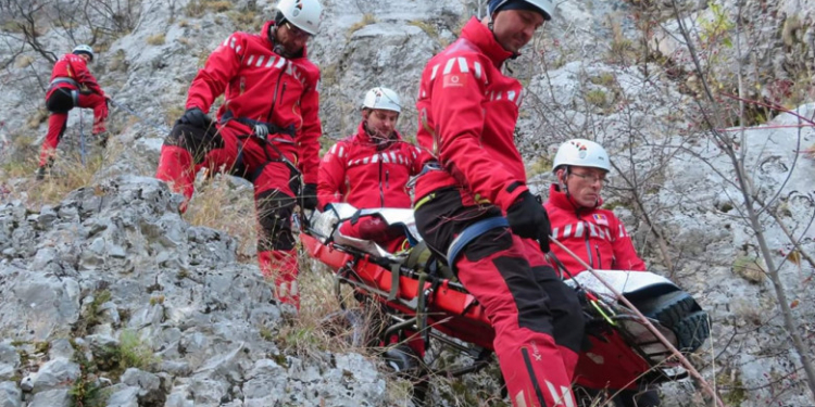 Bărbat dat dispărut marți în Masivul Retezat, găsit decedat miercuri de salvamontiști