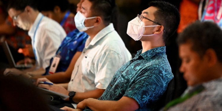 Doi oficiali chinezi din Apărare s-au infiltrat în presă la un forum unde vorbea Kamala Harris. Aceștia au fost dați afară