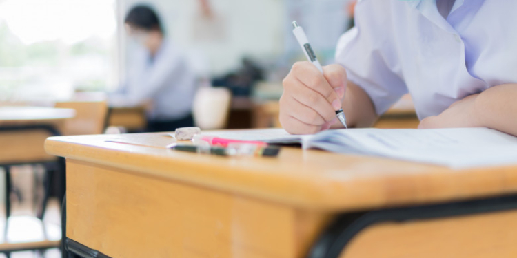 15 elevi cu media de admitere peste 9 au rămas nerepartizați la liceu. Doi au avut nota 10 la matematică