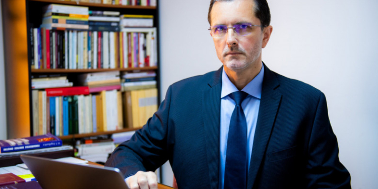 Patriarhia: Biserica nu militează pentru interzicerea „totalitară” a avortului, ci încurajează aducerea pe lume a fiinţei umane