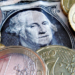 Euro a ajuns la paritate cu dolarul pentru prima dată în ultimii 20 de ani. Deprecierea monedei europene alimentează inflația