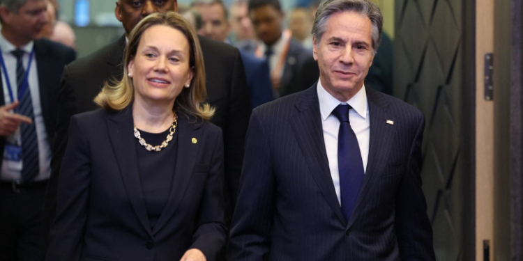 Ambasadoarea SUA la NATO: Marea întrebare este dacă Putin va decide să atace Kievul din nou