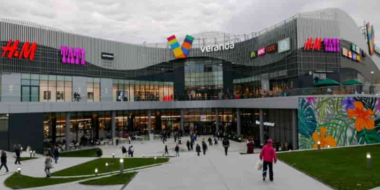 ANPC a controlat Mall Veranda și comercianții din Piața Obor, din București. Amenzile aplicate au ajuns la 140.000 de lei
