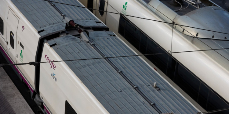 Trenurile de mare viteză din Spania nu mai circulă pentru că au fost furate cablurile de alimentare