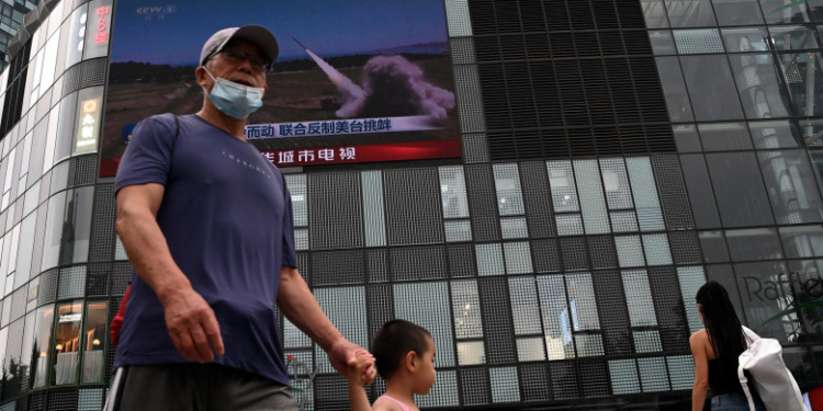 Japonia acuză China că a lansat 5 rachete în apele sale și cere oprirea imediată a manevrelor militare din jurul Taiwanului