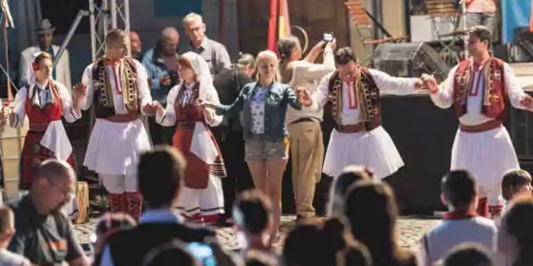 Peste 600 de reprezentanţi ai celor 20 de minorităţi naţionale din România, aşteptaţi la Festivalul Intercultural ProEtnica-Sighişoara