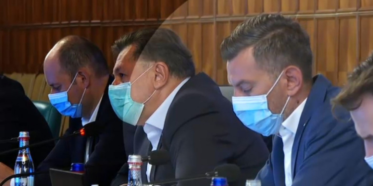 Unui secretar de stat i s-a făcut rău la Guvern, fiind testat pozitiv pentru COVID. Ministrul Sănătății i-a acordat primul ajutor