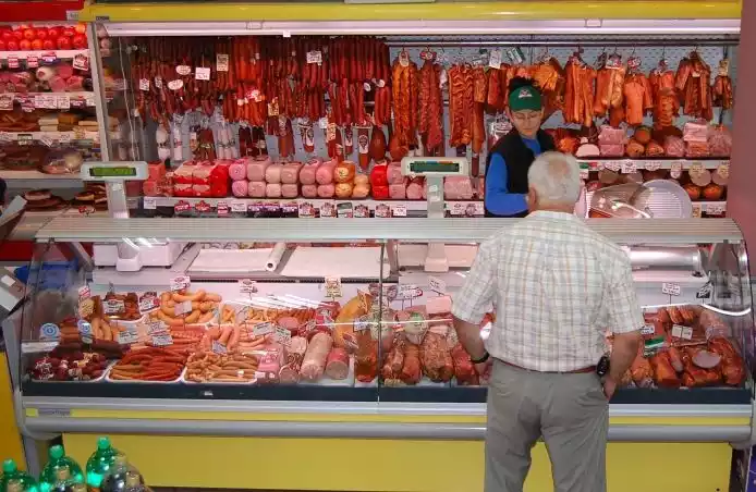 Despre chimicalele din salamuri si carnuri  si bolile pe care le declanseaza