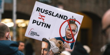 Opoziția rusă cheamă rușii la proteste împotriva „războiului criminal” al lui Putin. „Războiul a venit acum în fiecare casă”