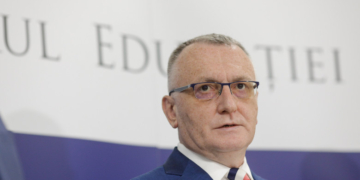 Noi acuzații de plagiat la adresa lui Sorin Cîmpeanu. Ministrul Educației și-ar fi însușit mai multe capitole dintr-o altă lucrare