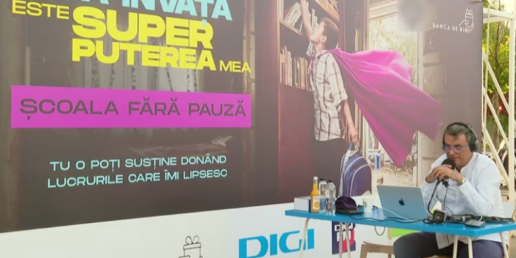 „Școala fără pauză”: Copii din medii defavorizate primesc rechizite. Asociația „Banca de Bine” și echipa Digi FM vin în ajutorul lor