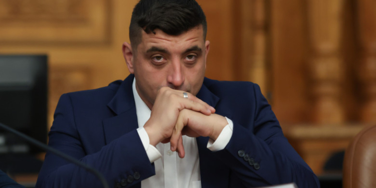 De ce fug oamenii din partidul lui Simion: Tentative de răpire sau de omor, înregistrări ascunse. AUR: Complici, tăinuitori și delatori