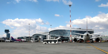 Un avion a aterizat de urgență pe Aeroportul Otopeni, după ce un pasager a făcut infarct