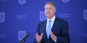 Iohannis, de Ziua Pompierilor din România: Aveţi vocaţie de salvatori şi vă suntem recunoscători pentru sacrificiile uriaşe făcute