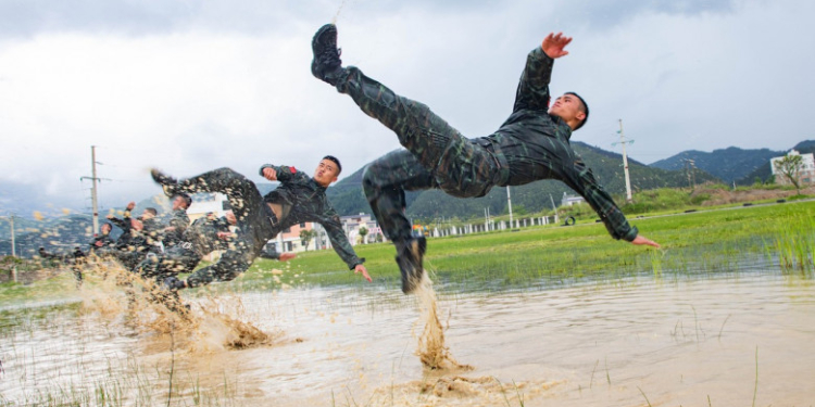 Care este slăbiciunea majoră care a îngropat ambițiile Rusiei în Ucraina și care se regăsește și în armata Chinei (CNN)