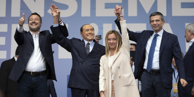 Alegeri în Italia. „Bunga Bunga” se întoarce. Un partid cu rădăcini fasciste, favorit să aducă la putere primul premier femeie