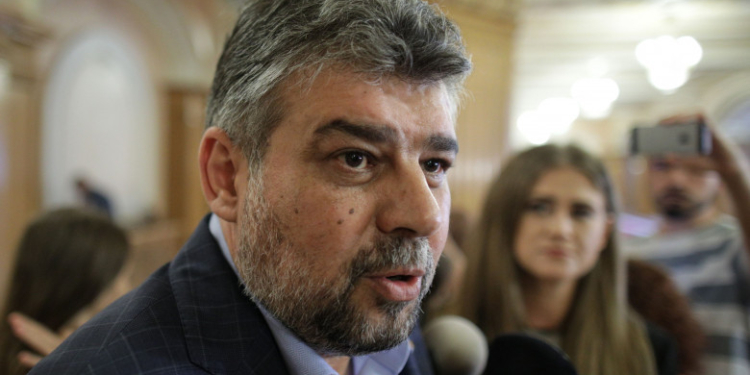 Ciolacu: „Mama striga după mine dacă nu stingeam becul. Eu nu pot să-i cer fiului meu aceleași traume pe care le-am avut eu”