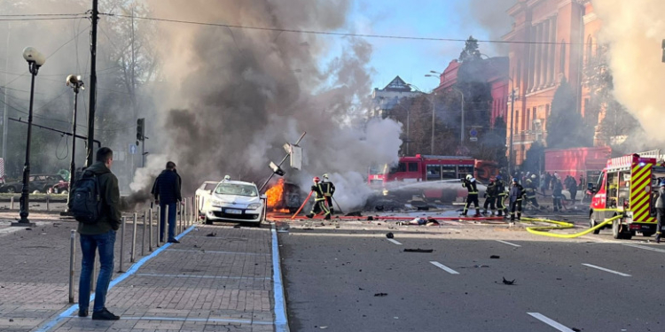 O rachetă a căzut aproape de ambasada României din Kiev. Aurescu: Personalul este în siguranță