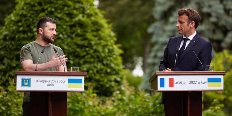 Ucraina cere Franței să-și demonstreze dragostea prin livrarea de arme. „Gesturile romantice iau multe forme”