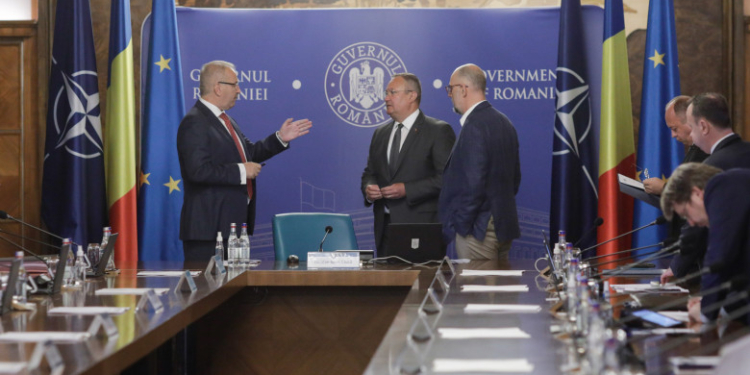 Ciucă, întrebat dacă Dîncu va fi remaniat pentru declarația despre Ucraina: Îl aștept să revină în țară. Trebuie să tranșăm foarte clar