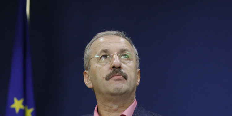 Vasile Dîncu și-a dat demisia din Guvern. Motivul: Nu poate colabora cu Președintele Iohannis